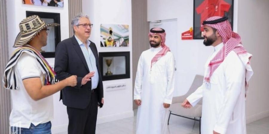 فكوندو سفير الأرجنتين يزور القادسية ويلتقي ايكي