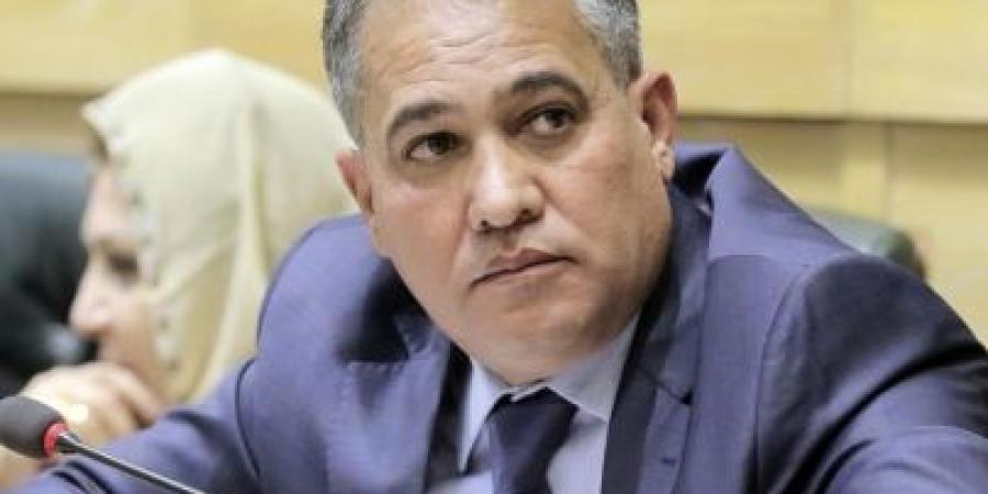 بعد فيديو الزميل الخالدي حول تعيين القيادات العليا .. الهميسات يطالب رئيس الوزراء بالتحقيق وإنصاف المتضررين - وثيقة