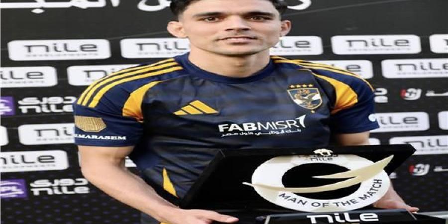 بن شرقي أفضل لاعب في مباراة الأهلي وسيراميكا بالدوري