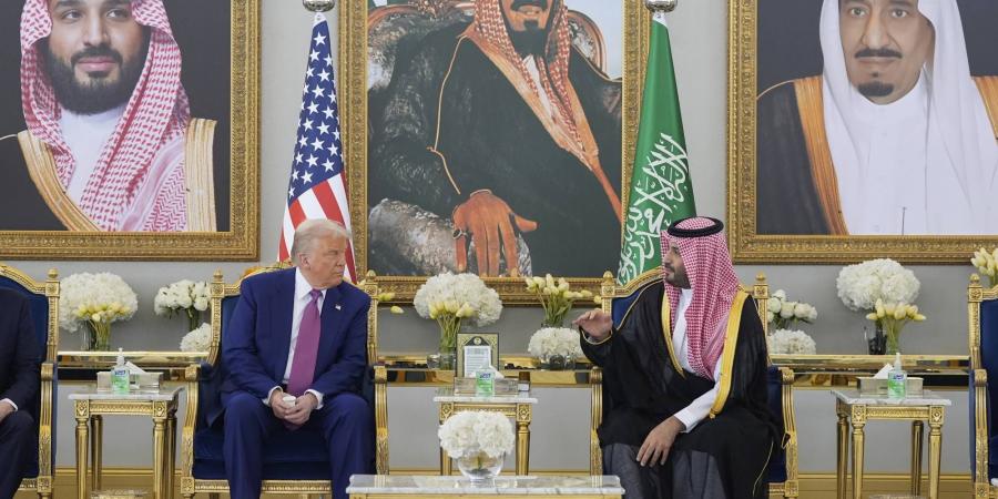 ولي العهد السعودي والرئيس الأمريكي يعقدان جلسة مباحثات في الرياض