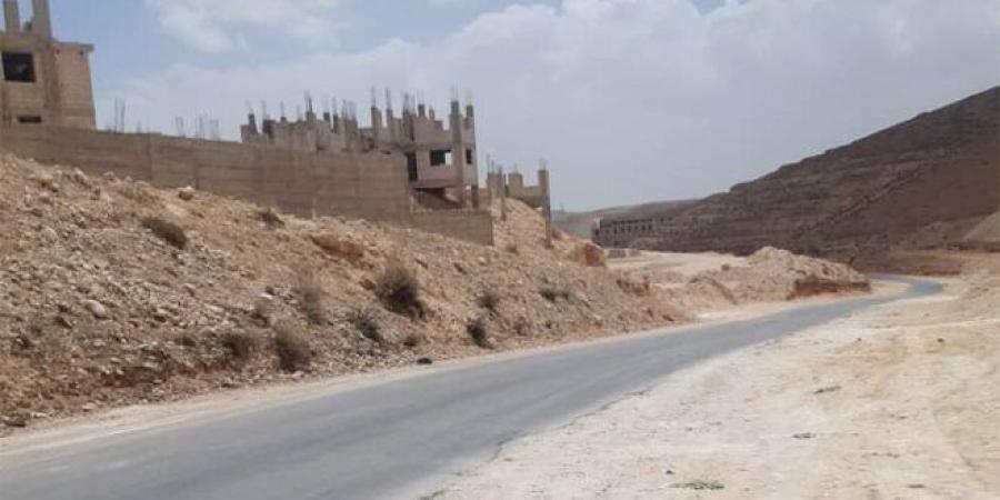 بتمويل المجتمع الأهلي… توسيع الشارع الرئيسي لبلدة الدريج بريف دمشق