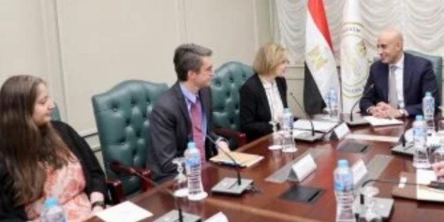 التعليم: الوزارة تعتزم إدخال مبادئ البرمجة فى المناهج لمواكبة التطورات