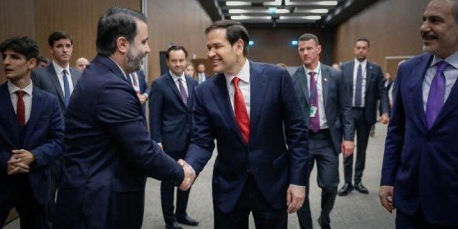 وزير الخارجية الأمريكي يؤكد لنظيره السوري دعم واشنطن لرفع العقوبات عن دمشق