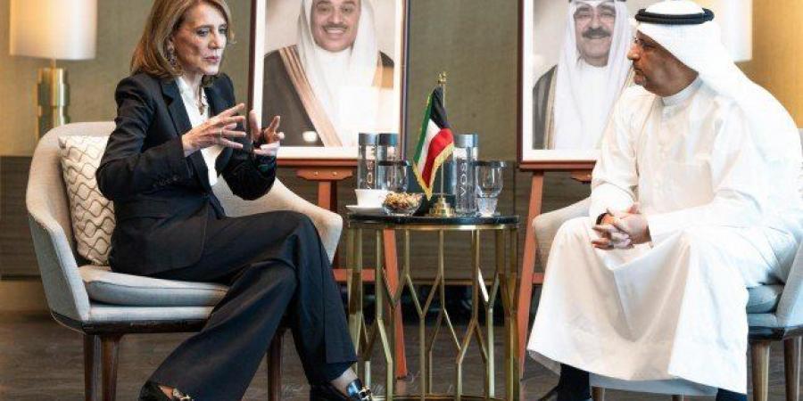 وزير الاتصالات الكويتي يبحث مع الرئيس التنفيذي للاستثمار في (جوجل) سبل تعزيز الشراكة الاستراتيجية