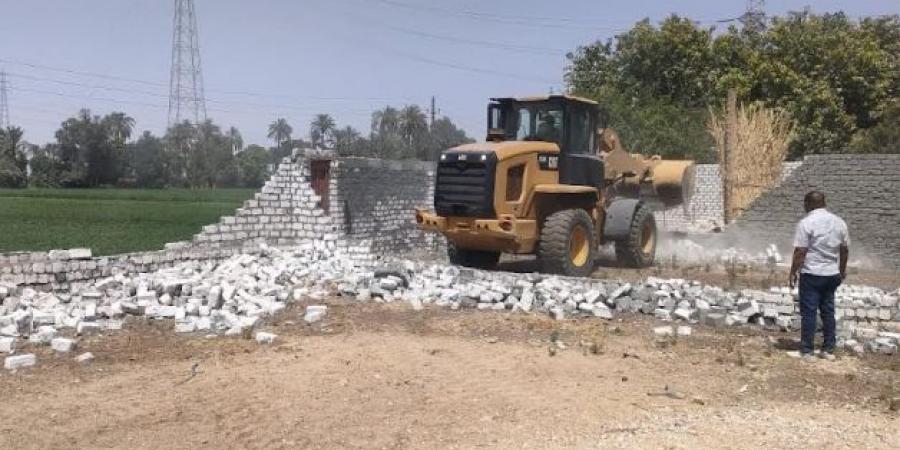 إزالة 23 حالة بناء مخالف بمركز أبوتشت