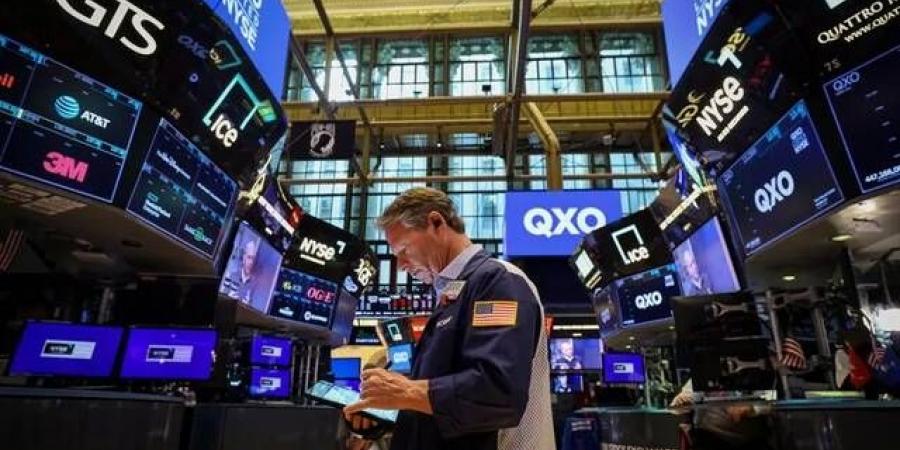 صناديق الأسهم الأمريكية تجذب أول تدفقات مع تحسن معنويات المستثمرين