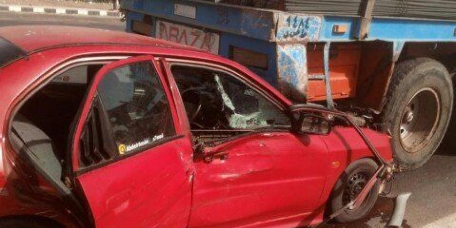 إصابة 6 أشخاص في حادث تصادم على طريق عتاقة بالسويس (صور)
