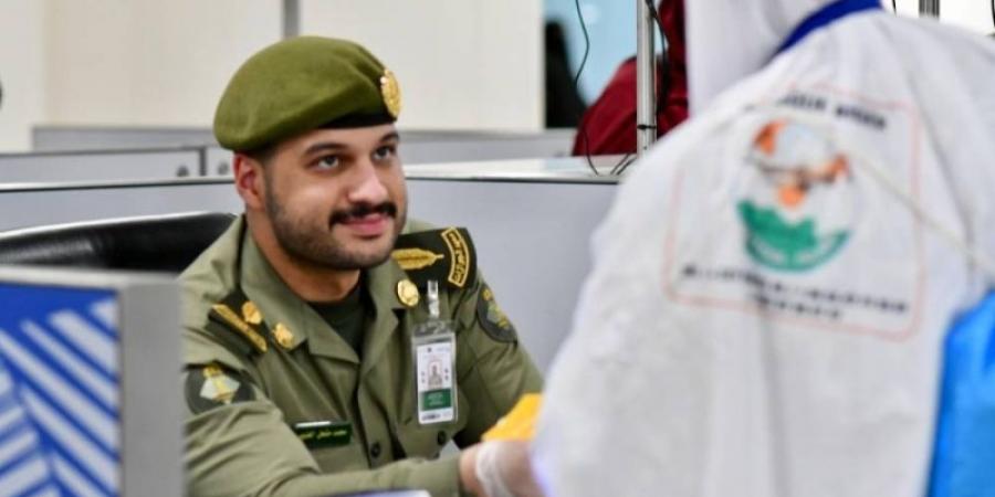 جوازات مطار المدينة تستقبل أولى رحلات حجاج النيجر