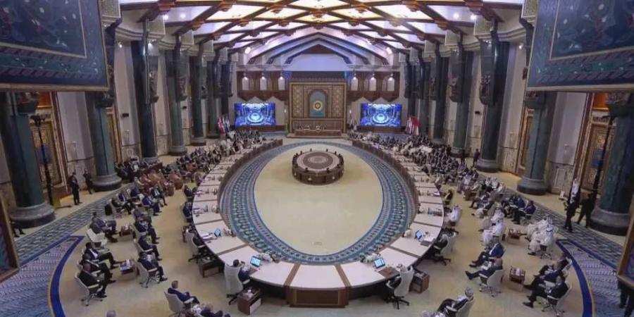 البيان الختامي للقمة العربية في بغداد يؤكد الدعم الكامل للمجلس الرئاسي بقيادة الرئيس العليمي