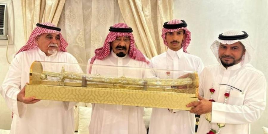 الحمدي يحتفي بتخرجه ملازمًا من كلية الملك فهد الأمنية