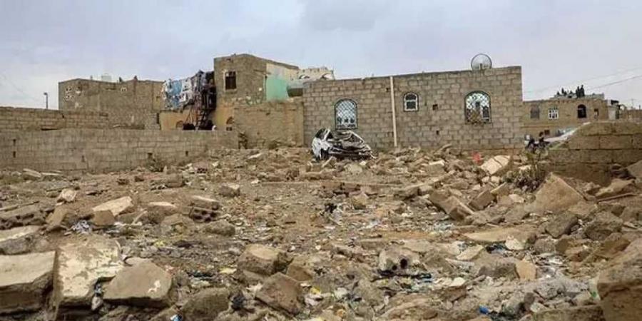 الحوثيون يفجرون منازل مواطنين يمنيين شمال عمران ويؤكدون ”التضامن مع غزة”