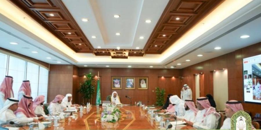 آل الشيخ يستعرض خطط الشؤون الإسلامية لموسم الحج