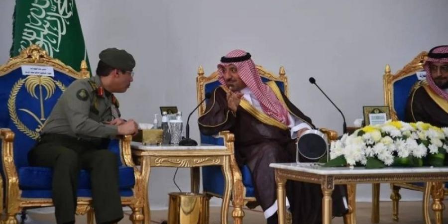 أمير نجران يستقبل العاملين في الجهات الحكومية والعسكرية والأهلية بمنفذ الوديعة الحدودي