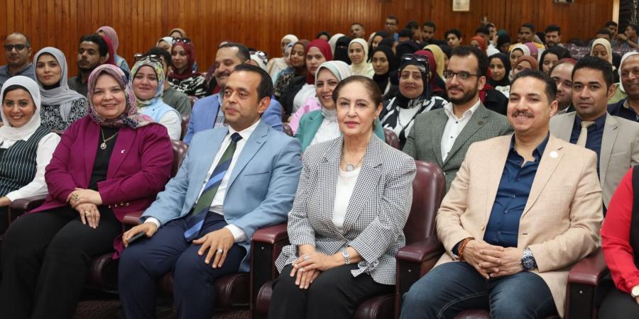 محافظ المنيا يبحث ملف التقنين وتيسير الإجراءات