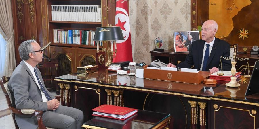 رئيس الدولة يؤكد لدى استقباله وزير الشؤون الاجتماعية ان العدل الاجتماعي هو أساس نمو الاستقرار