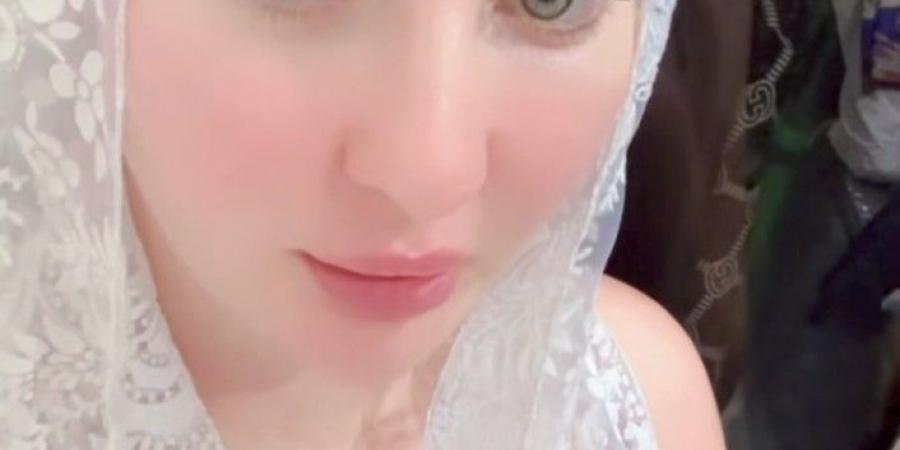 صوفينار تكشف حقيقة ارتدائها الحجاب واعتزالها الرقص: "أنا قمر بالحجاب بس مش لازم ألبسه"