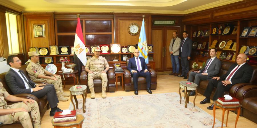 محافظ كفرالشيخ يستقبل قائد قوات الدفاع الشعبي والعسكري
