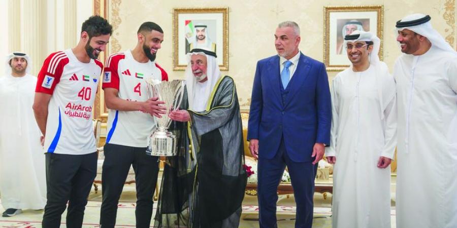 سلطان القاسمي: فرحة الشارقة نريدها أن تكتمل بفوز المنتخب