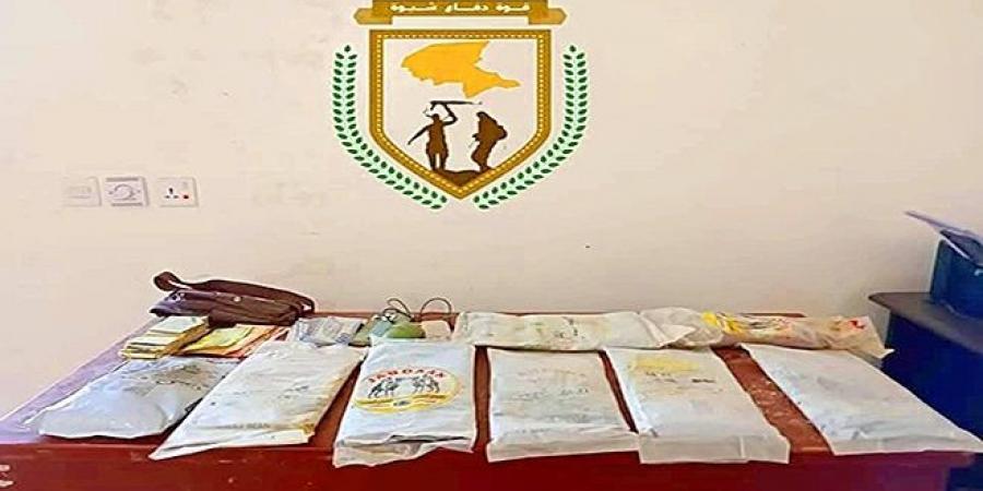ضبط شحنة مخدرات بحوزة مسافر إلى عدن