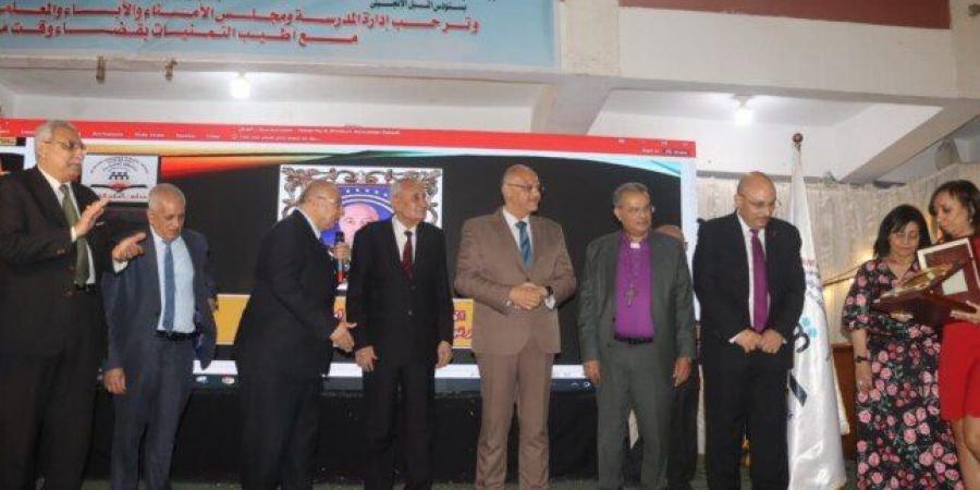 محافظ القليوبية يَشهد ختام الأنشطة التربوية بمدارس بنها