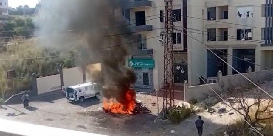 الاحتلال الإسرائيلي يستهدف سيارة مدنية جنوبي لبنان واستشهاد مواطن