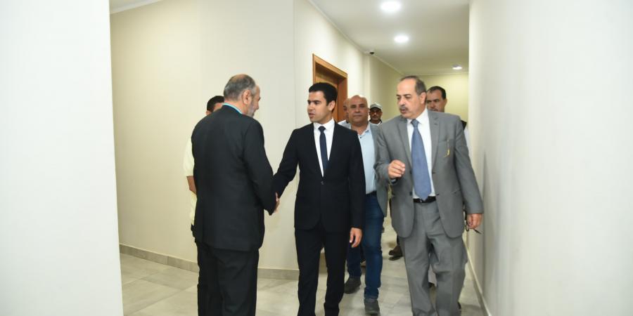 نائب محافظ مطروح يتفقد مجمع خدمات سيدى عبد الرحمن بالعلمين