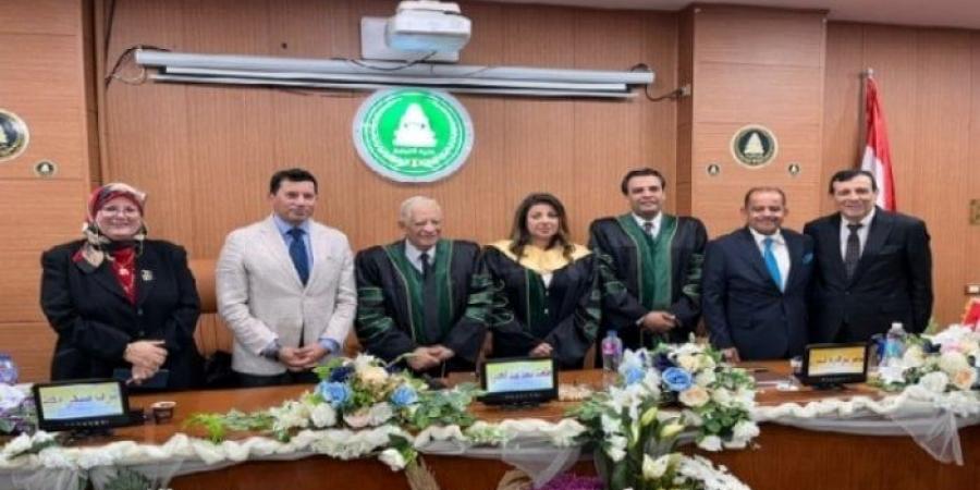 وزير الشباب والرياضة يشارك فى لجنة مناقشة رسالة دكتوراه بجامعة المنصورة