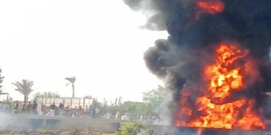 السيطرة على حريق نشب فى سيارة محملة بزيت طعام بالشرقية