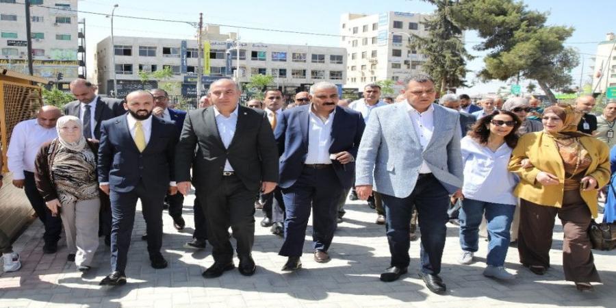 الشواربة يفتتح حديقتي أبو نصير والمحطة ضمن الاحتفالات بعيد الاستقلال 79