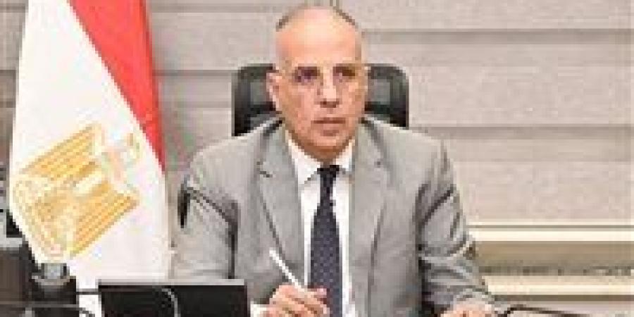 وزير الري: الإسراع فى إجراءات صرف التعويضات للمواطنين فى المشروعات المختلفة