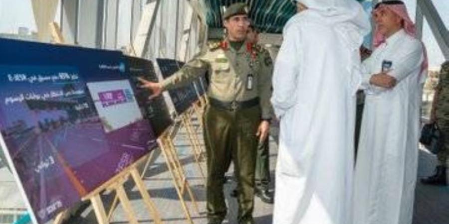 اللواء المربع يتفقد جوازات جسر الملك فهد