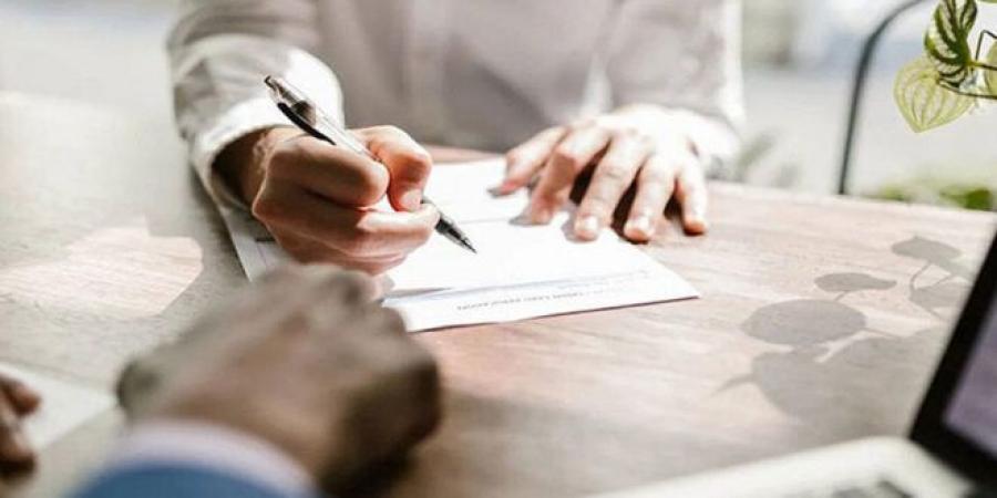 مختص في تشريعات الشغل: لا يمكن لشركات إسداء الخدمات القيام بنشاط أصلي أو دائم لفائدة المؤسسات المستفيدة