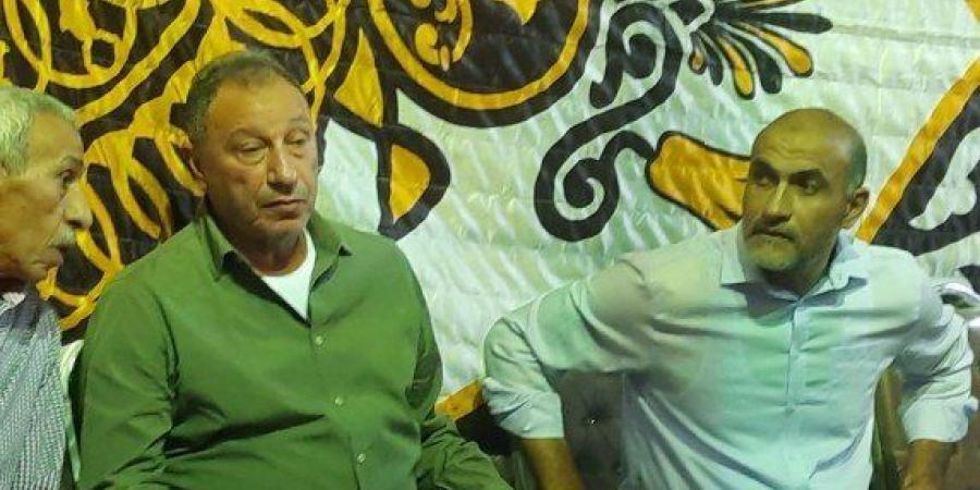شاهد.. رئيس النادي الأهلي يتلقى عزاء شقيقته فى قنا
