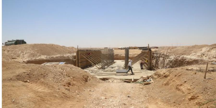 الحكومة تتابع العمل في الطريق المؤدي إلى الاستاد الدولي الجديد لكرة القدم