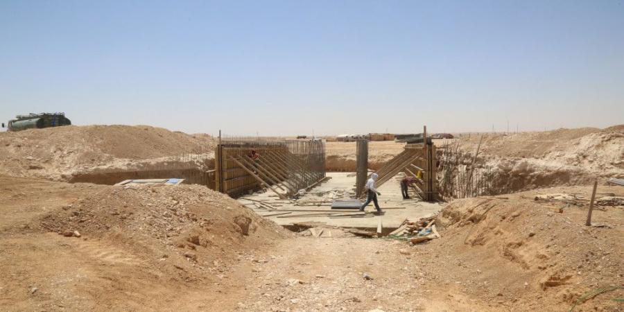 الحكومة تتابع العمل في الطريق المؤدي إلى الاستاد الدولي الجديد لكرة القدم