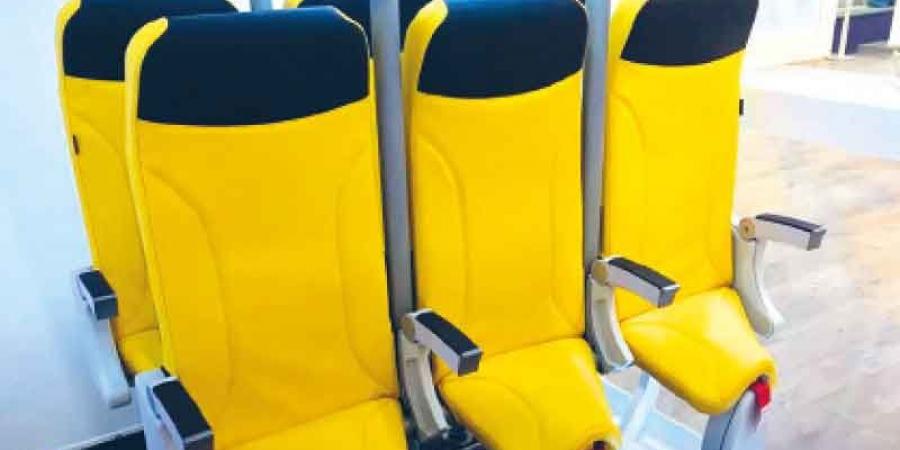 «المقاعد الواقفة» خيار شركات الطيران لخفض التكلفة