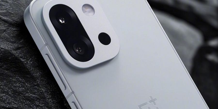 OnePlus 13s: هاتف رائد مدمج قادم بتضحية في المواصفات أمام OnePlus 13T