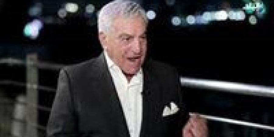 بعد الهجوم عليه.. د. زاهي حواس يقصف جبهة الإعلامي الأمريكي جو روجان