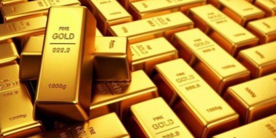 الذهب يتحرك قرب أعلى مستوياته في أسبوعين مدعوماً بضعف الدولار والمخاوف المالية الأمريكية