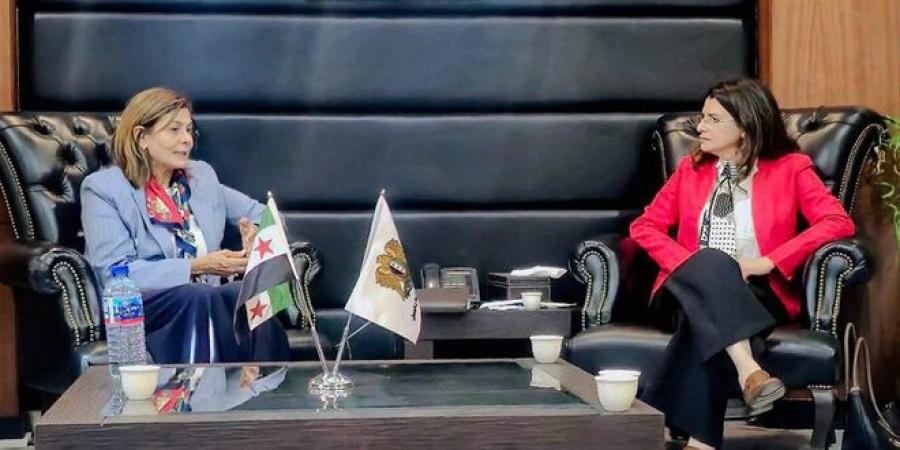 وزيرة الشؤون الاجتماعية تبحث مع المدير الإقليمي لمنظمة العمل تعزيز التعاون المشترك