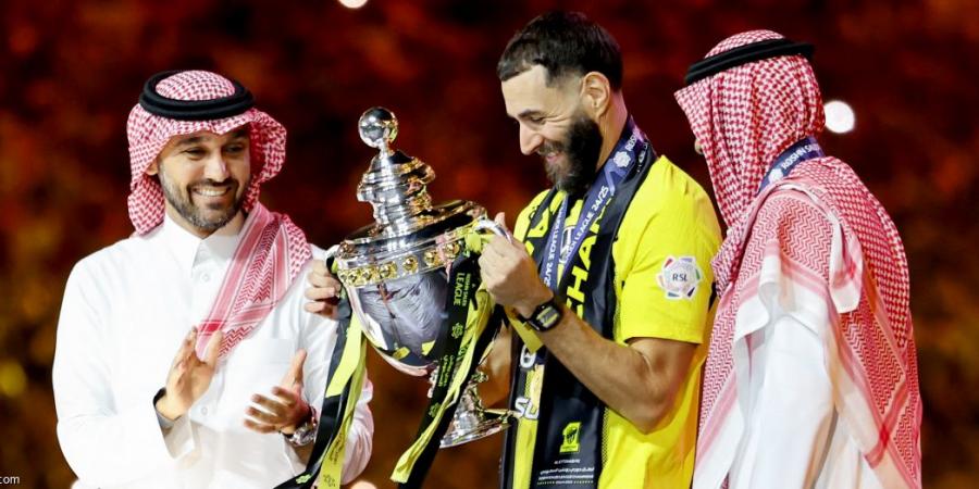 بنزيما الأكثر تتويجا بالألقاب بين الفرنسيين