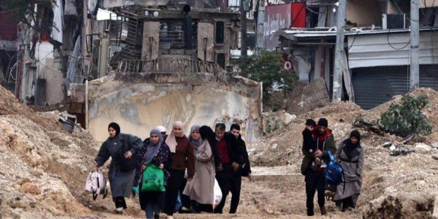 قوات الاحتلال الإسرائيلي تواصل إخلاء وهدم منازل الفلسطينيين في مخيم نور شمس بطولكرم