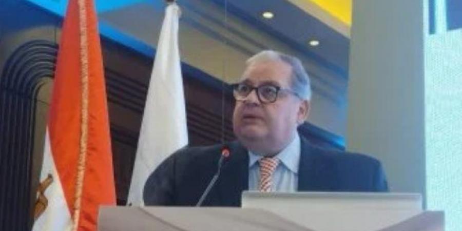 وتؤثر على صحتهم النفسية..طارق عكاشة: 25% من سكان العالم يعيشون فى أماكن بها حروب