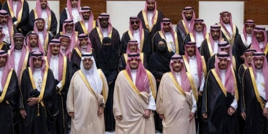 عبدالعزيز بن سعود يلتقي متقاعدي القطاعات التابعة للداخلية بمنطقة مكة
