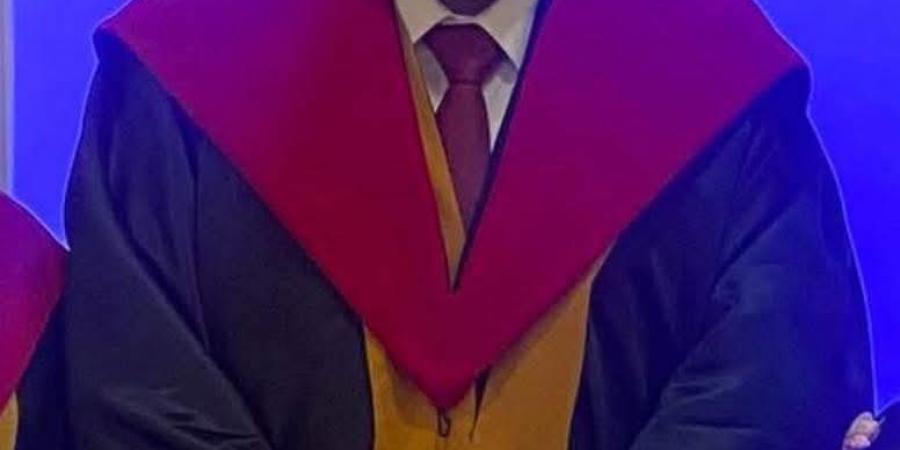 برهم العبادي .. موظف أمن جامعي يُتوّج مسيرته العلمية بدكتوراه من "الأردنية"