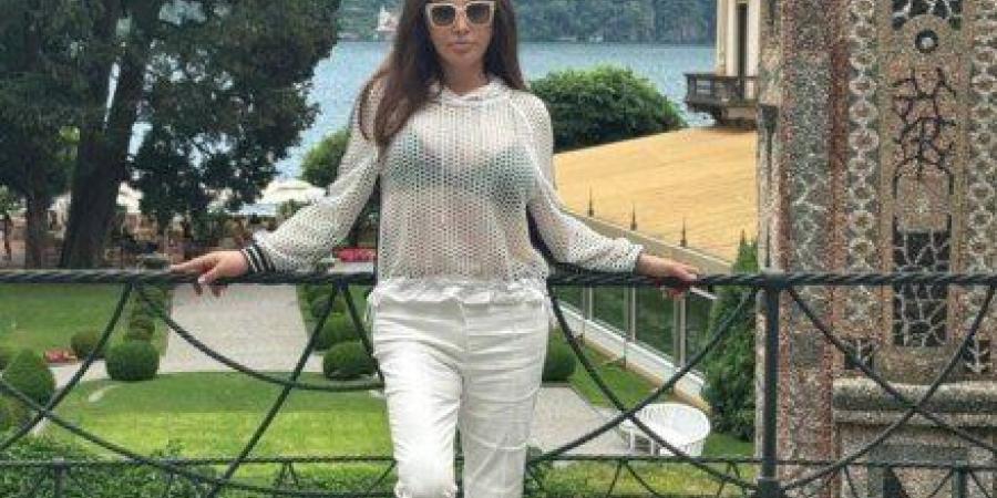 إليسا ترد على شائعة إصابتها بالسرطان بإطلالة جريئة من إيطاليا.. كيف تغيرت ملامحها؟