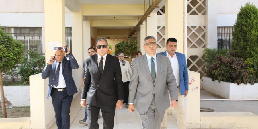 محافظ الجيزة يتفقد لجان الشهادة الإعدادية ببولاق الدكرور والهرم