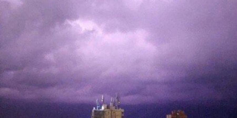 عاجل | محافظ الإسكندرية يرفع درجة الاستعداد لمواجهة موجة الأمطار المفاجئة.. فيديو