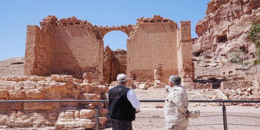 البريزات وأبو دنة يزوران محمية البترا الأثرية ومواقع أذرح والبسطة الأثرية