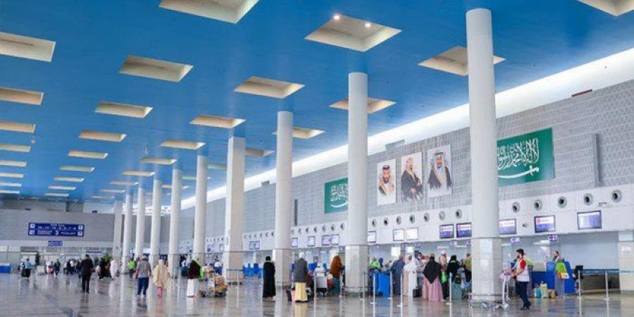 السعودية.. مطار الملك عبد العزيز بجدة يحظر دخول 12 مادة للمملكة